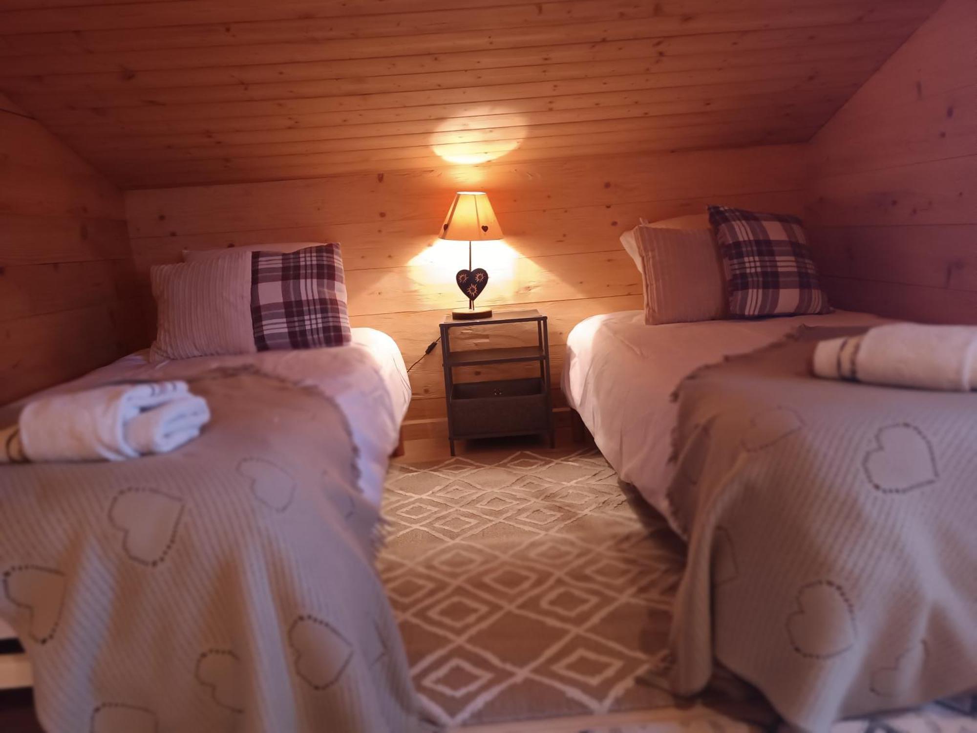 Charming Family Chalet For 8 People, With Private Hot Tub Les Clefs Экстерьер фото