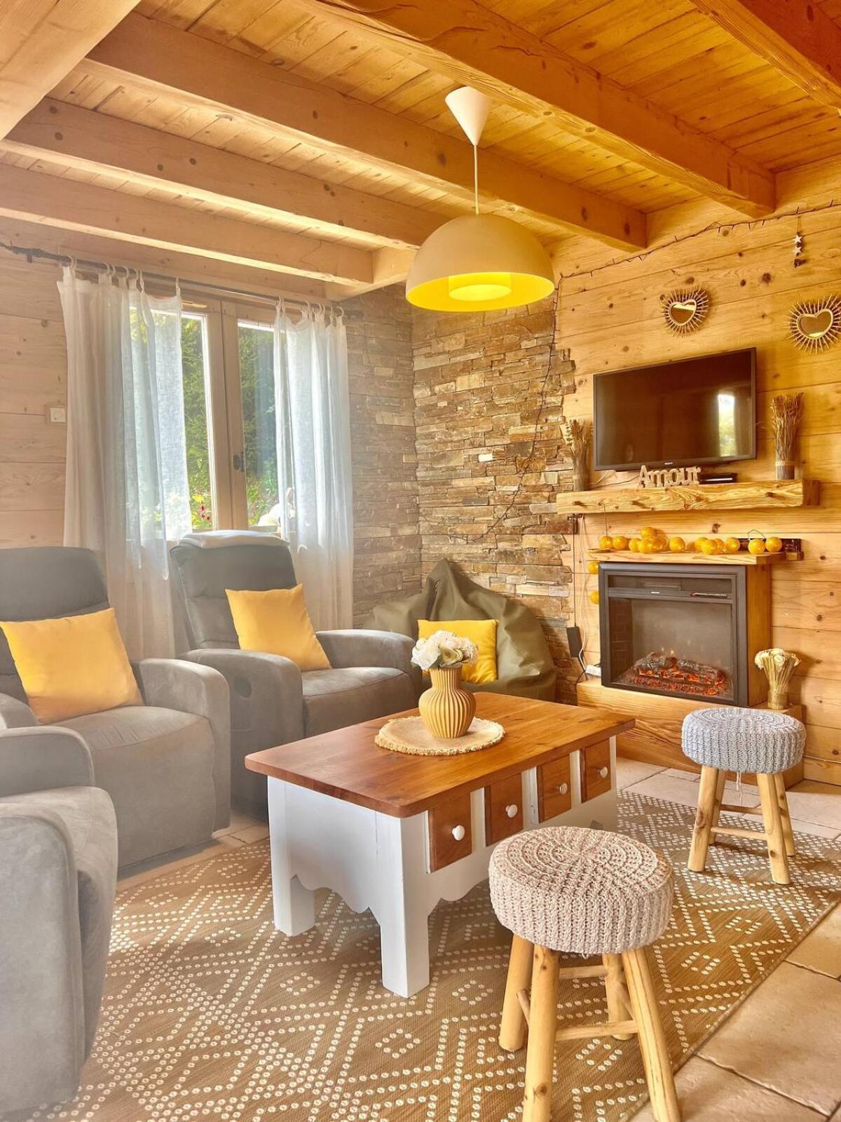 Charming Family Chalet For 8 People, With Private Hot Tub Les Clefs Экстерьер фото
