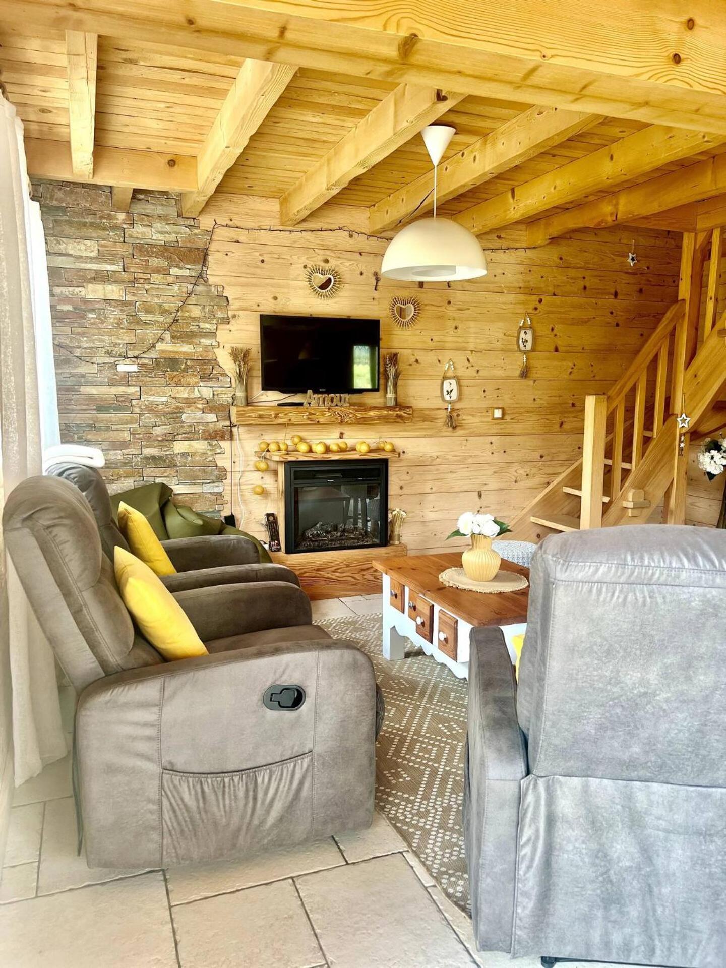 Charming Family Chalet For 8 People, With Private Hot Tub Les Clefs Экстерьер фото
