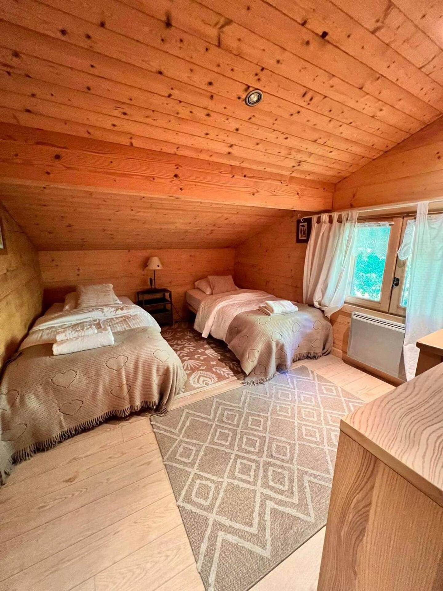 Charming Family Chalet For 8 People, With Private Hot Tub Les Clefs Экстерьер фото