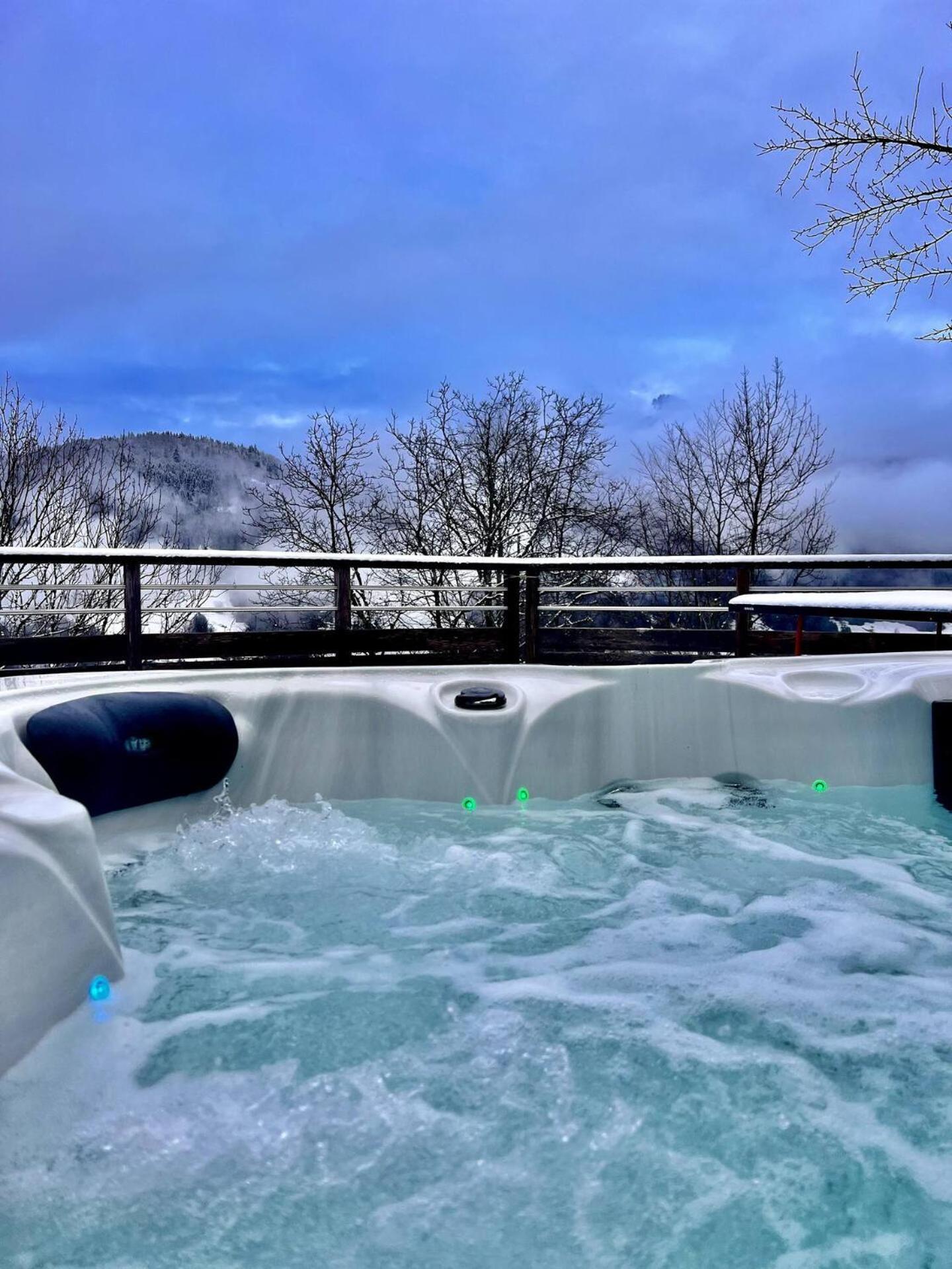 Charming Family Chalet For 8 People, With Private Hot Tub Les Clefs Экстерьер фото